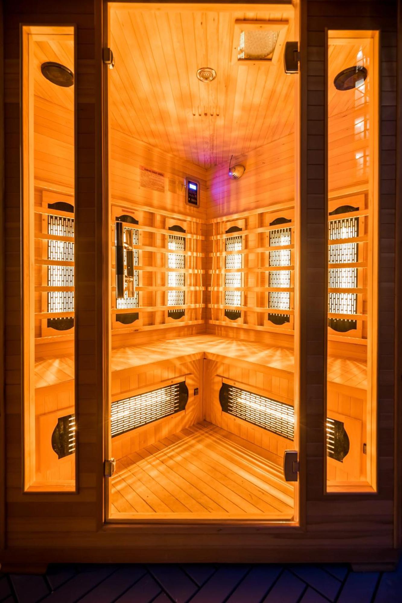 Wellness Wonderland: Garden, Sauna, Jacuzzi In Cbd Budapest Exterior photo